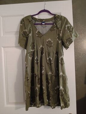 Old Navy Olive Green Floral Tiered Midi Dressold Navy Small